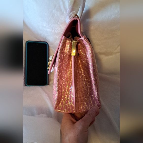 NWT PINK PATENT LEATHER SHIMMER CROC BAG - Picture 11 of 17